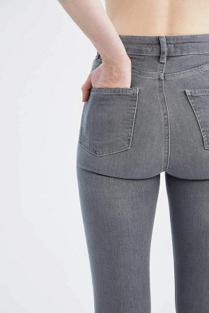 Супероблегающие брюки с высокой талией