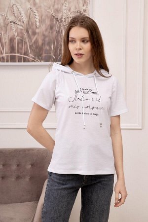 Футболка. Цвет: Белый