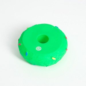 Игрушка пищащая "Пончик" для собак, 8,5 см, зелёная