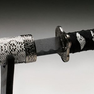 Сувенирное оружие «Катана», на подставке, серые ножны под змеиную кожу, 89 см