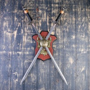 Сувенирное оружие на планшете «Рыцарский турнир», два меча на щите, 71см