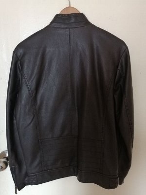 Куртка черная, размер М (42-44)