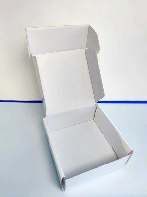 Коробка подарочная белая