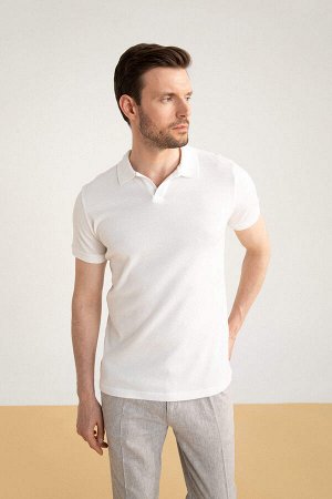 Облегающая футболка с короткими рукавами и воротником-поло