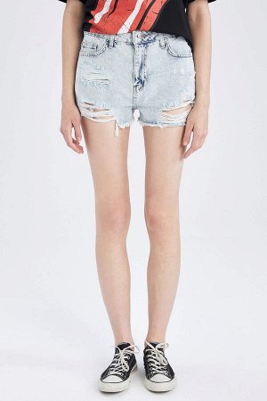 Рваные мини-джинсовые шорты с высокой талией и деталями