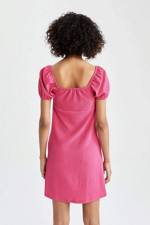 Платье Материал Размеры модели: рост: 1,79 груд: 79 талия: 62 бедра: 88 Надет размер: S Материал: : эластан 10%,полиэстер 90%