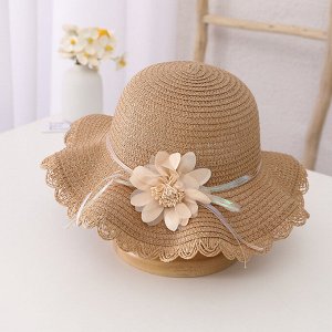 Детская шляпка с цветком, цвет коричневый