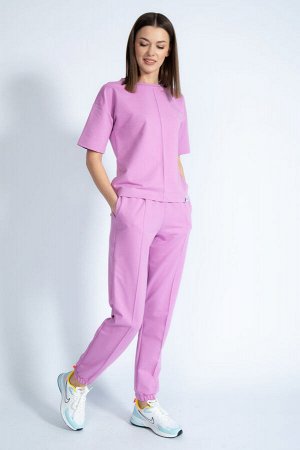 Костюм Костюм Kivviwear 4036-4037 розовый 
Состав: ПЭ-24%; Хлопок-70%; Эластан-6%;
Сезон: Лето
Рост: 170

Костюм с брюками средней посадки с отделкой в виде канта по деталям переда и карманами в боко