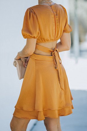 Желтое многослойное платье трапеция с перекрестным вырезом на талии