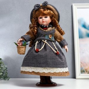 Кукла коллекционная керамика "Юлечка в светло-карамельном платье и в шляпке" 40 см