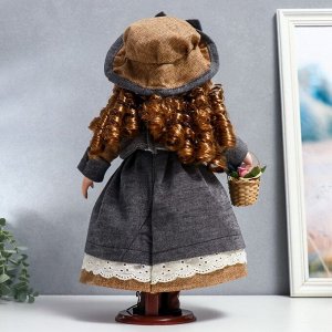 Кукла коллекционная керамика "Юлечка в светло-карамельном платье и в шляпке" 40 см