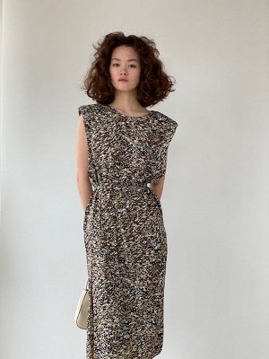 Платье с объёмными плечами в коричневых тонах с принтом