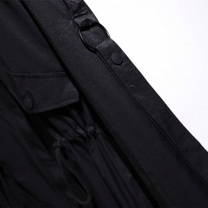 Куртка женская приталенная с капюшоном, цвет черный