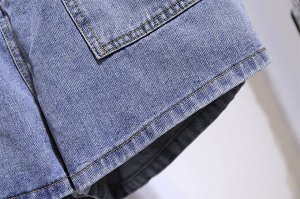 Шорты женские джинсовые с накладными карманами, цвет голубой