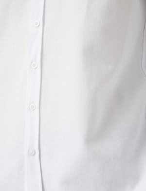 Рубашка Материал: %55 Хлопок, %45 Полиэстер Параметры модели: рост: 186 cm, объем груди: 99, объем талии: 76, объем бедер: 94 Надет размер: L