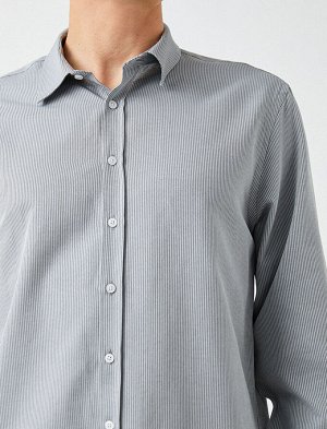 Рубашка Материал: %55 Хлопок, %45 Полиэстер Параметры модели: рост: 187 cm, объем груди: 90, объем талии: 71, объем бедер: 0 Надет размер: M