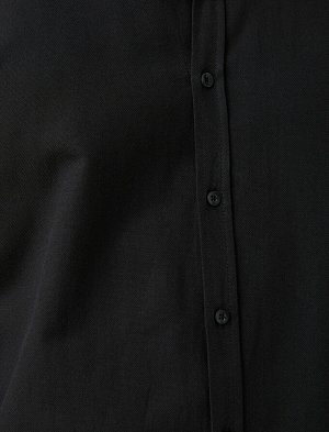 Рубашка Материал: %55 Хлопок, %45 Полиэстер Параметры модели: рост: 185 cm, объем груди: 94, объем талии: 71, объем бедер: 91 Надет размер: L