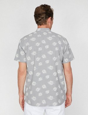 Рубашка Материал: %100 Хлопок Параметры модели: рост: 188 cm, объем груди: 99, объем талии: 75, объем бедер: 95 Надет размер: L