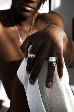 Серебряное кольцо «воплощение» с подвеской «С»
