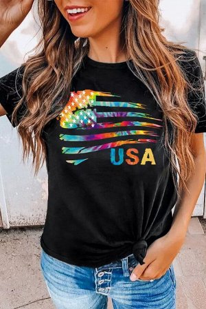 Черная футболка с разноцветны красочным принтом американского флага и надписью: USA