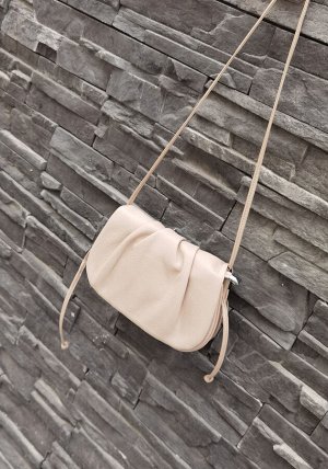 Женская сумка-седло из натуральной кожи, цвет пудра