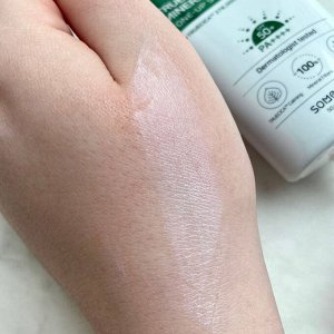 Солнцезащитный крем Some By Mi Truecica Mineral Calming Tone-Up Sunscreen СПФ 50 PA++++