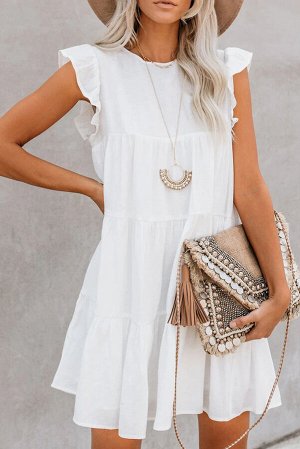 Белое многоярусное мини-платье с рюшами и карманами