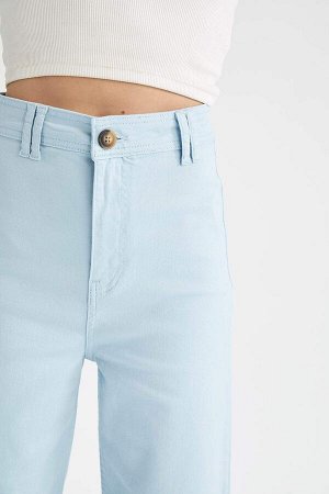 Короткие брюки из габардина с широкими штанинами и высокой талией