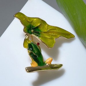 Брошь "Лягушка" с листиком, цвет зелёный в золоте