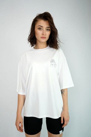 Футболка Футболка Kivviwear 4034/11 белый 
Состав: Хлопок-92%; Эластан-8%;
Сезон: Лето
Рост: 170

Джемпер свободного кроя. Удлиненный рукав, c завышенной горловиной. Ткань кулирная гладь , качество П