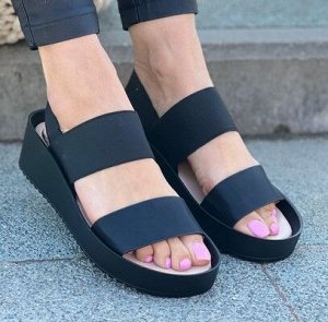 Сандали Женские сандалии представлены практически в каждой коллекции модных дизайнеров. Одна из самых популярных и востребованных моделей обуви в летний период. Сандалии способны стать гармоничным доп