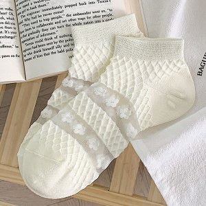 Женские короткие носки, с капроновыми вставками, цвет молочный