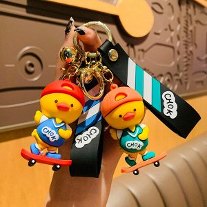 Забавный утенок на скейте - Брелок на ключи в подарок детям на рюкзак или сумку