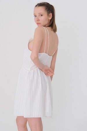 Платье %100 Полиэстер Надет размер 34/XS   длина 87 cm.(погрешность 1-3 см в зависимости от размера)