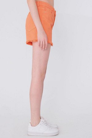 Addax Оранжевые шорты с высокой талией и кисточками