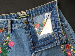 Женские джинсовые шорты с вышивкой "Цветы", цвет синий