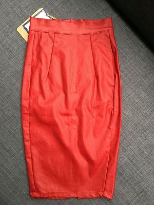 Женская юбка из экокожи, цвет красный