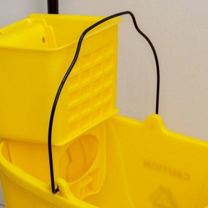СИМА-ЛЕНД Тележка уборочная с механическим отжимом, 24 л, цвет жёлтый