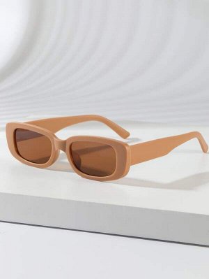 Солнцезащитные очки с тонированными линзами