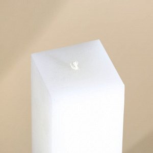 Свеча интерьерная белая с бетоном, низ золото, 5 х 5 х17,5 см