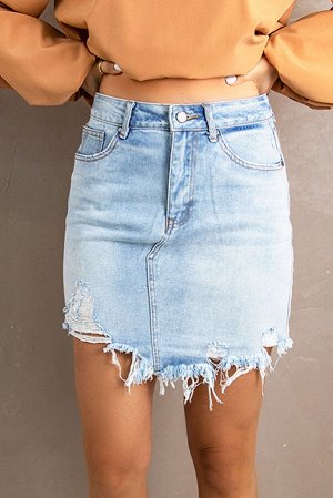 Голубая джинсовая мини-юбка с необработанным краем