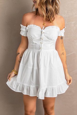 Белое платье-корсет с открытыми плечами и застежкой на пуговицах