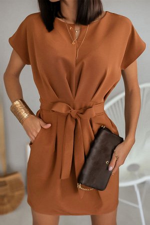 Коричневое платье-блузон с завязкой на талии