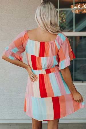 Розовое платье-мини с эластичной талией и разноцветным блочным узором