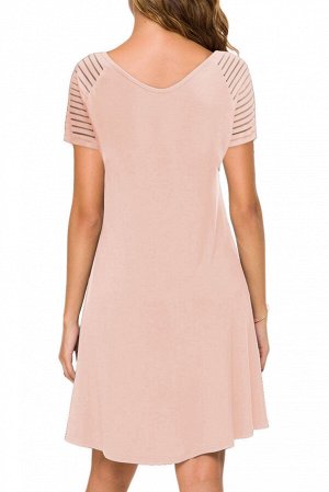 Розовое платье-футболка с прозрачными полосатыми рукавами