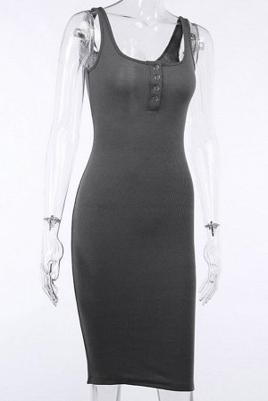 Серое обтягивающее платье-майка в рубчик с вырезом на пуговицах
