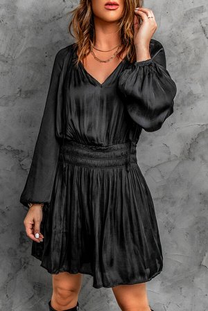 Черное мини-платье с эластичной талией и пышными рукавами со складками