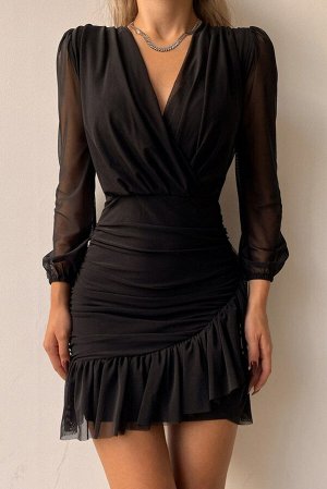 Черное обтягивающее платье с запахом и прозрачными рукавами