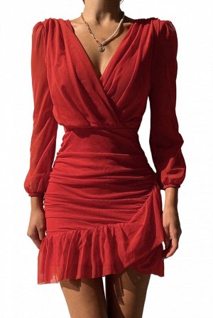 Красное обтягивающее платье с запахом и прозрачными рукавами