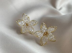 Серьги Женские серьги-гвоздики в форме цветка.
2,8см